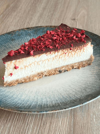 Cheesecake clasic cu crema de ciocolata si zmeura